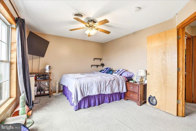 32 THREE SISTERS CT, Ranson, WV 25438