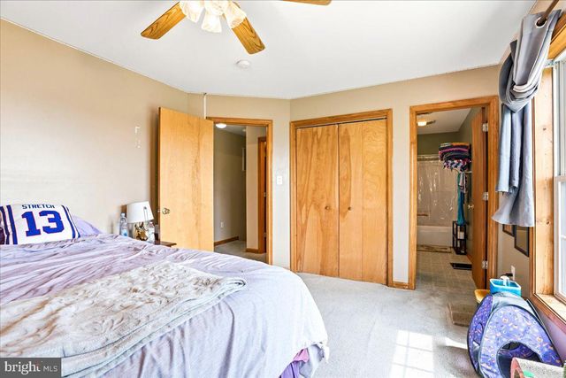 32 THREE SISTERS CT, Ranson, WV 25438