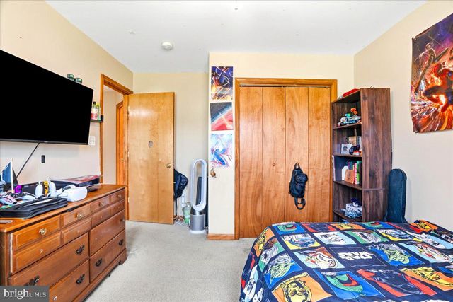 32 THREE SISTERS CT, Ranson, WV 25438
