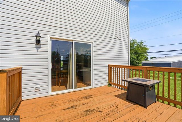 32 THREE SISTERS CT, Ranson, WV 25438