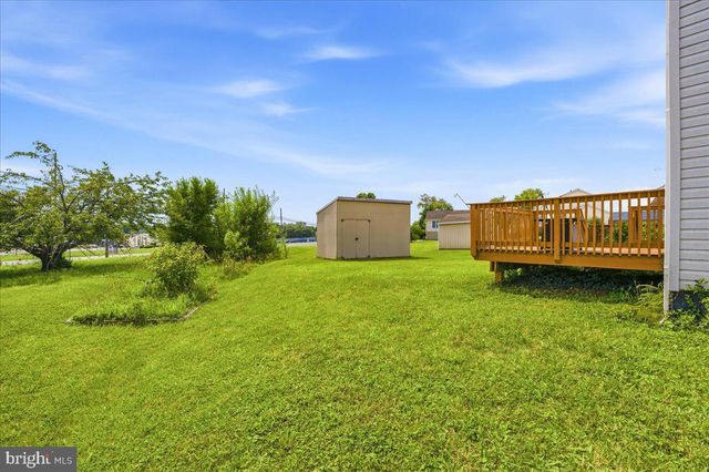 32 THREE SISTERS CT, Ranson, WV 25438