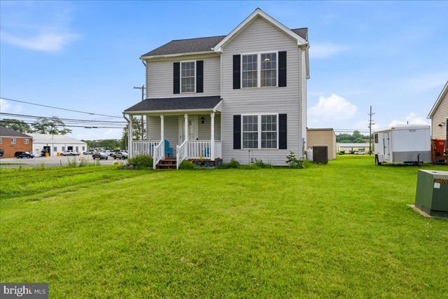 32 THREE SISTERS CT, Ranson, WV 25438