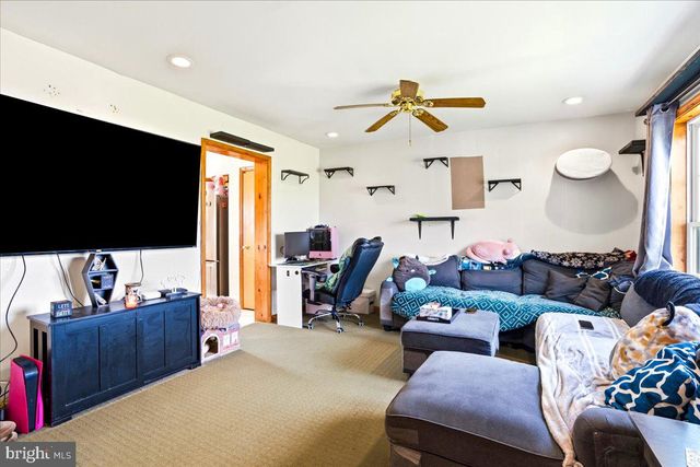 32 THREE SISTERS CT, Ranson, WV 25438