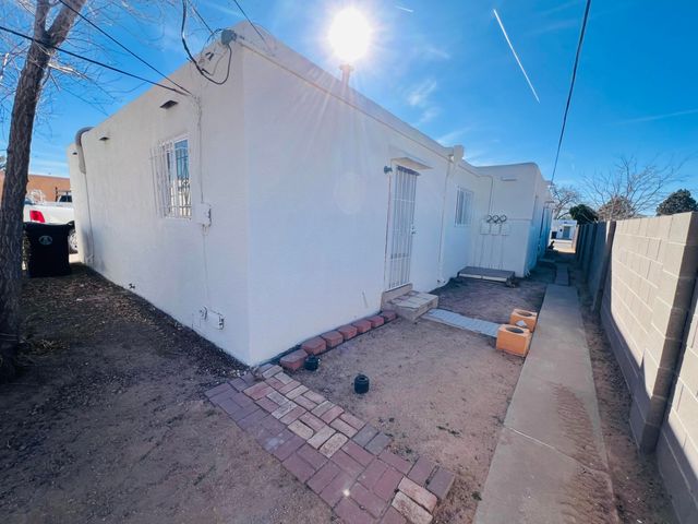 636 San Pedro Drive SE, Albuquerque, NM 87108