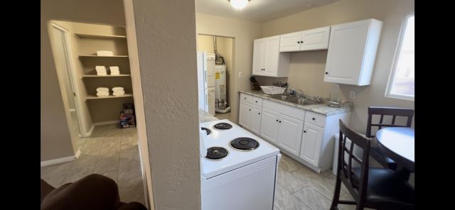 636 San Pedro Drive SE, Albuquerque, NM 87108