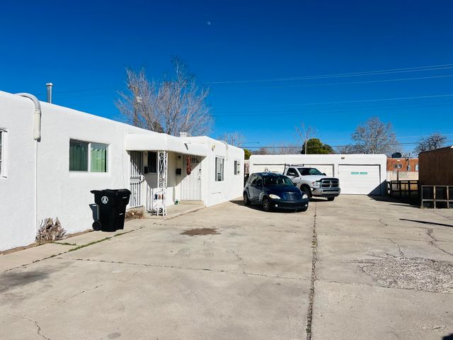 636 San Pedro Drive SE, Albuquerque, NM 87108