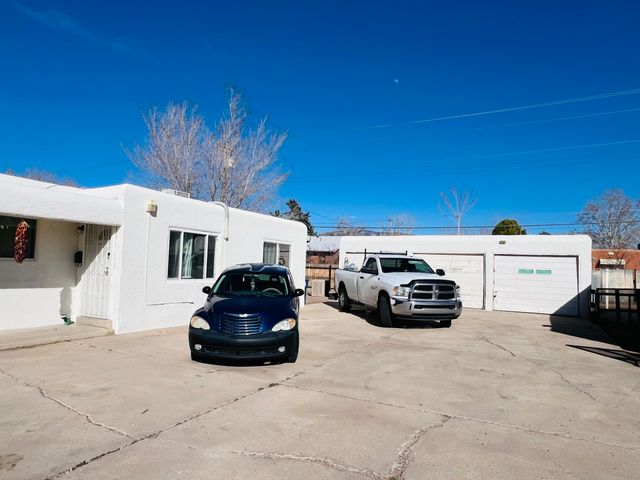 636 San Pedro Drive SE, Albuquerque, NM 87108