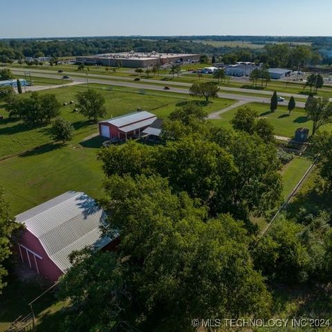 4100 N Wood Drive, Okmulgee, OK 74447