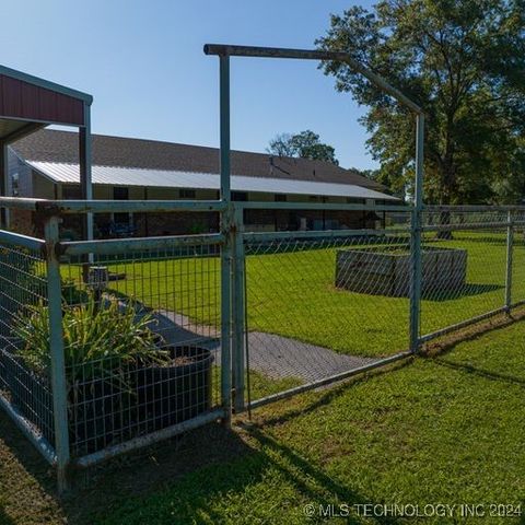 4100 N Wood Drive, Okmulgee, OK 74447
