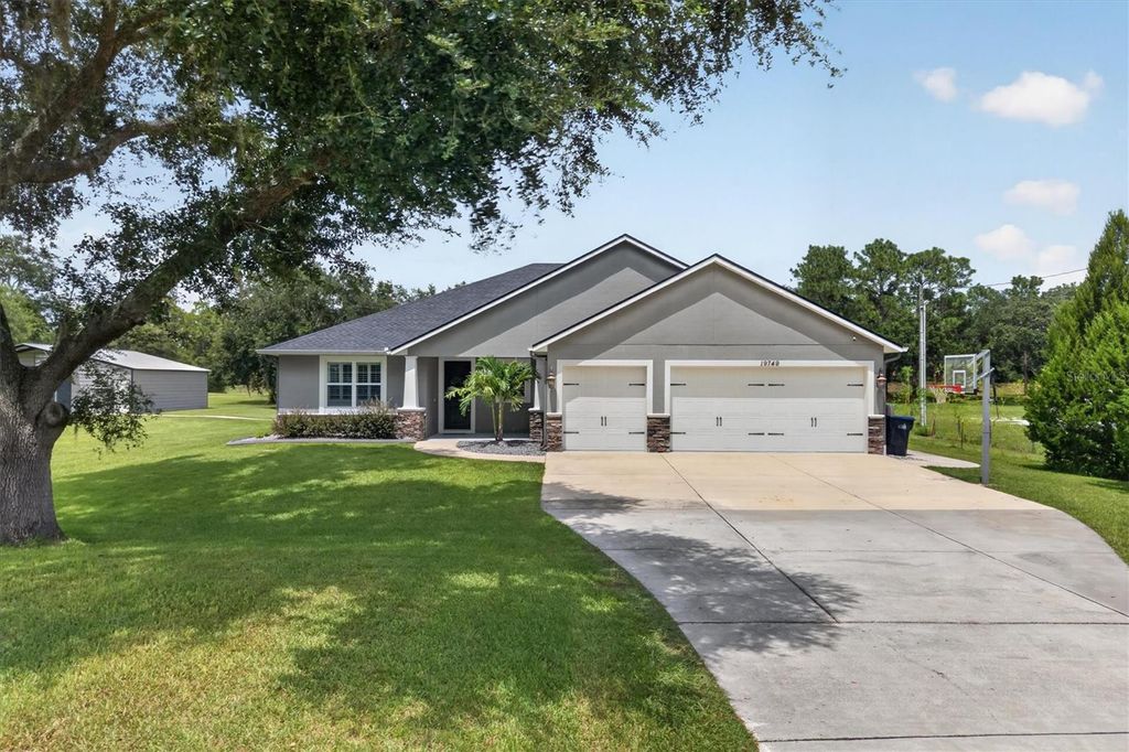 Image 2 of property listing at 19749 QUINELLA STREET, Orlando, FL 32833