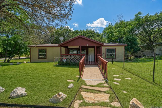 756 Northeast Dr, Bandera, TX 78003