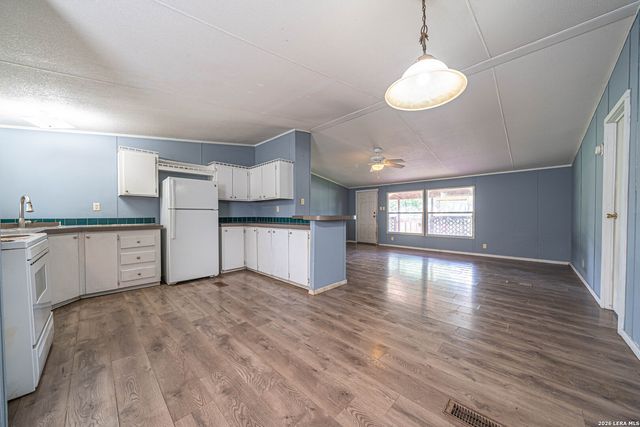 756 Northeast Dr, Bandera, TX 78003