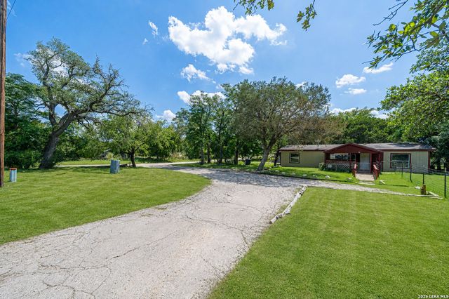 756 Northeast Dr, Bandera, TX 78003