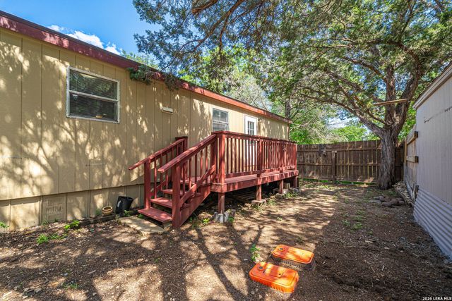 756 Northeast Dr, Bandera, TX 78003