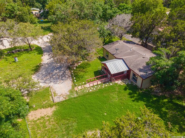 756 Northeast Dr, Bandera, TX 78003