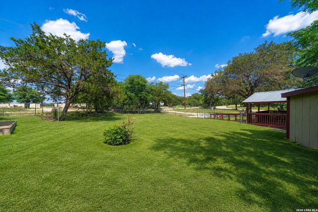 756 Northeast Dr, Bandera, TX 78003