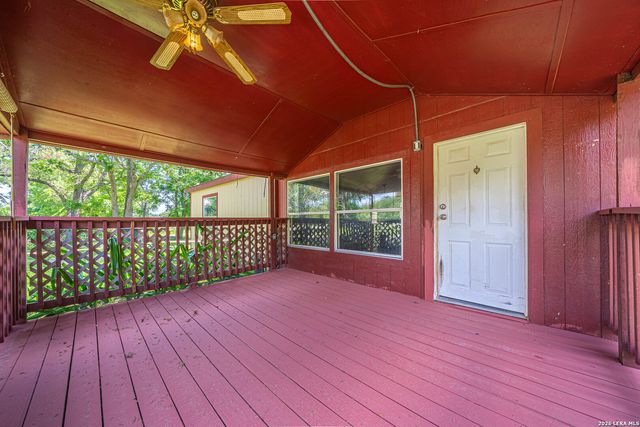 756 Northeast Dr, Bandera, TX 78003