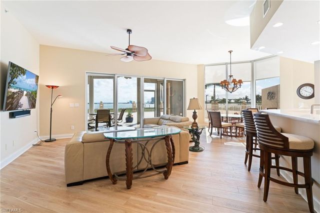 4137 Bay Beach LN 525, Fort Myers Beach, FL 33931