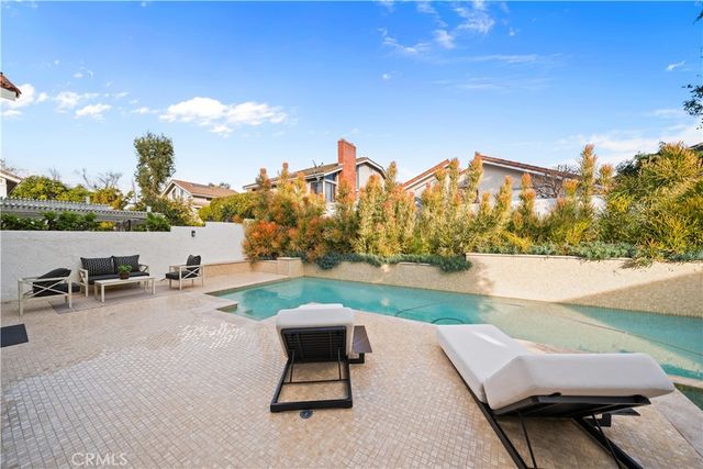 6 Ribera, Irvine, CA 92620