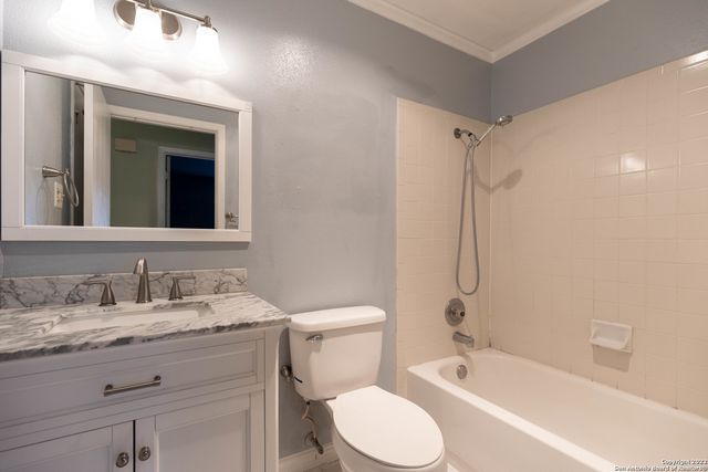 5434 MOUNTAIN VISTA DR, San Antonio, TX 78247