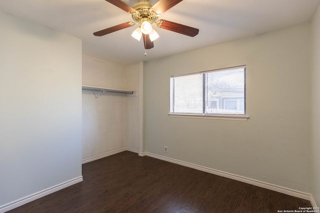 5434 MOUNTAIN VISTA DR, San Antonio, TX 78247