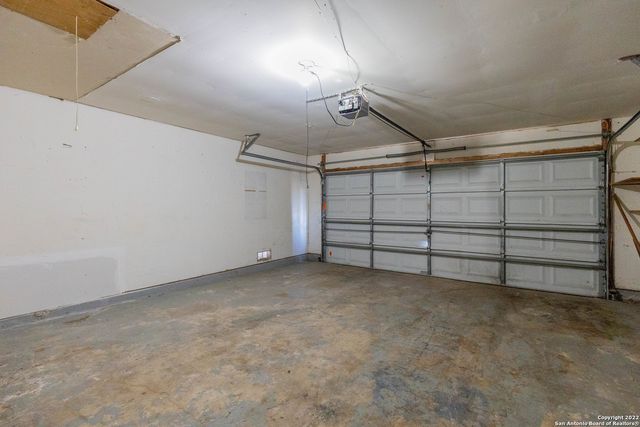 5434 MOUNTAIN VISTA DR, San Antonio, TX 78247