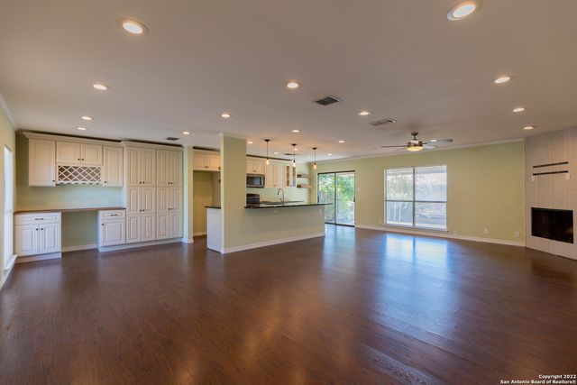 5434 MOUNTAIN VISTA DR, San Antonio, TX 78247