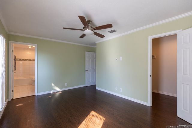 5434 MOUNTAIN VISTA DR, San Antonio, TX 78247