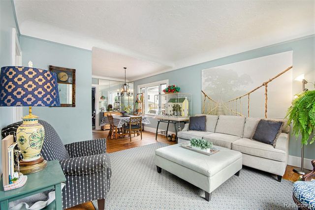 22915 E 13 Mile Road, Saint Clair Shores, MI 48082