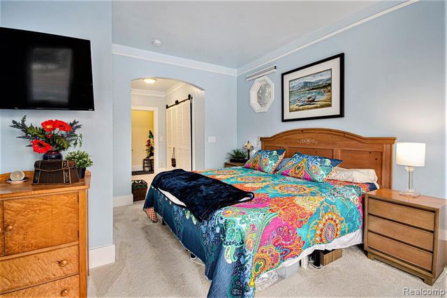 22915 E 13 Mile Road, Saint Clair Shores, MI 48082