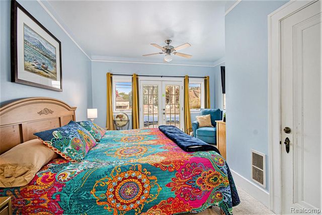 22915 E 13 Mile Road, Saint Clair Shores, MI 48082