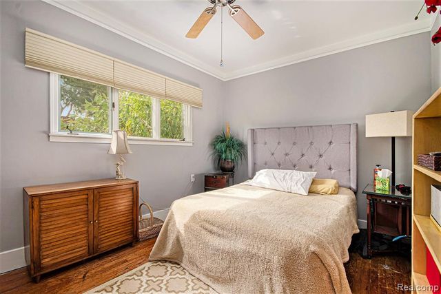 22915 E 13 Mile Road, Saint Clair Shores, MI 48082