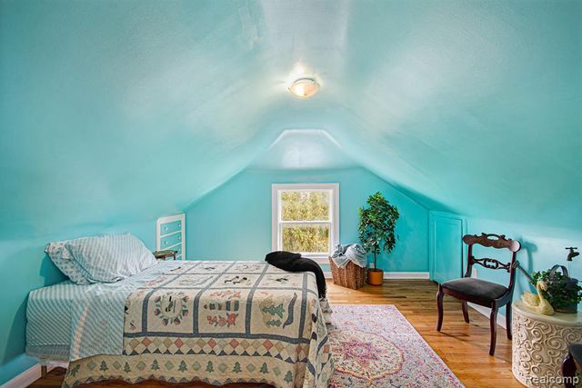 22915 E 13 Mile Road, Saint Clair Shores, MI 48082