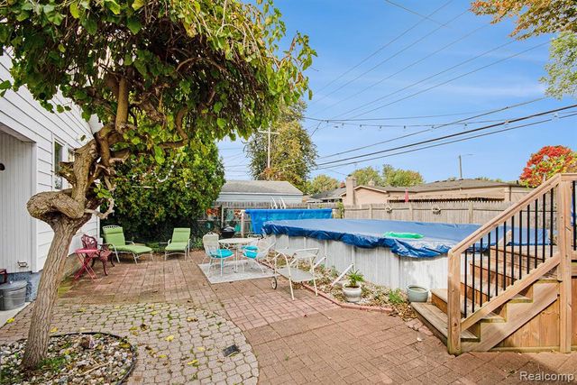 22915 E 13 Mile Road, Saint Clair Shores, MI 48082