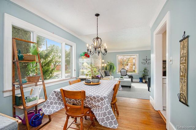 22915 E 13 Mile Road, Saint Clair Shores, MI 48082