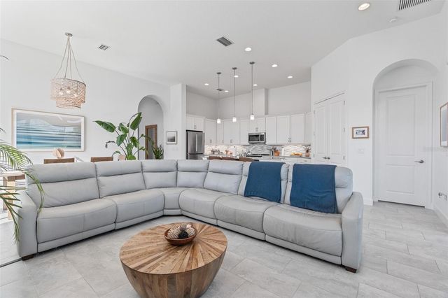 6219 WOODHAVEN VILLAGE DRIVE, Port Orange, FL 32128