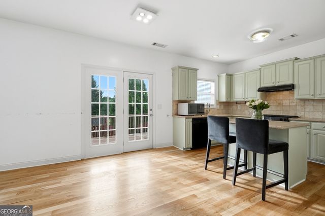 6911 Pierless Avenue, Sugar Hill, GA 30518