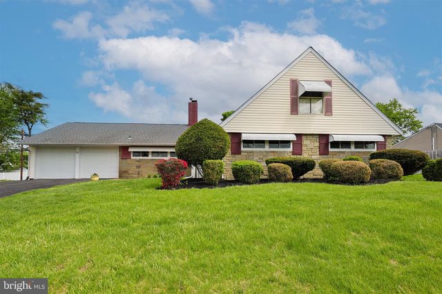 54 RED BERRY RD, Levittown, PA 19056