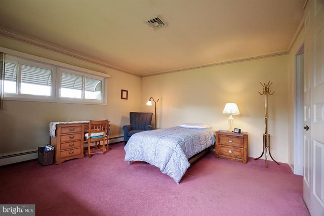 54 RED BERRY RD, Levittown, PA 19056