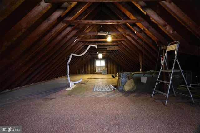 54 RED BERRY RD, Levittown, PA 19056