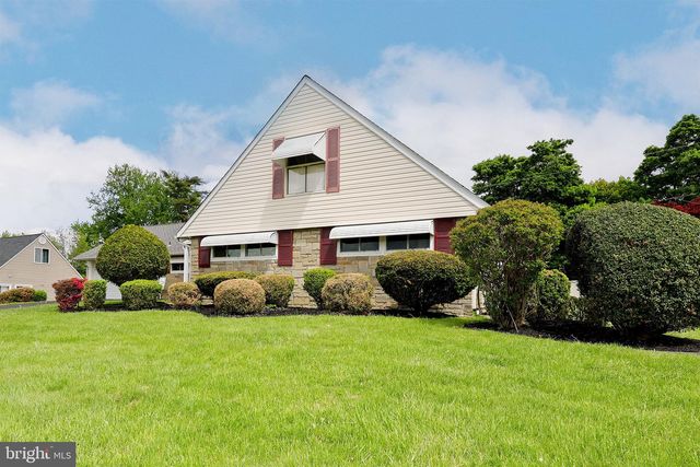 54 RED BERRY RD, Levittown, PA 19056