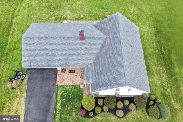 54 RED BERRY RD, Levittown, PA 19056