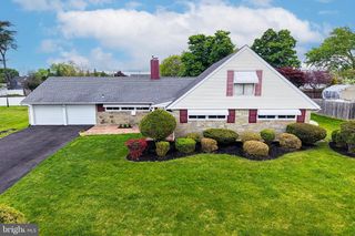 54 RED BERRY RD, Levittown, PA 19056