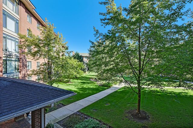 865 E 22nd Street B-216, Lombard, IL 60148