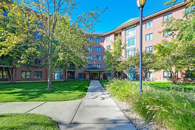 865 E 22nd Street B-216, Lombard, IL 60148
