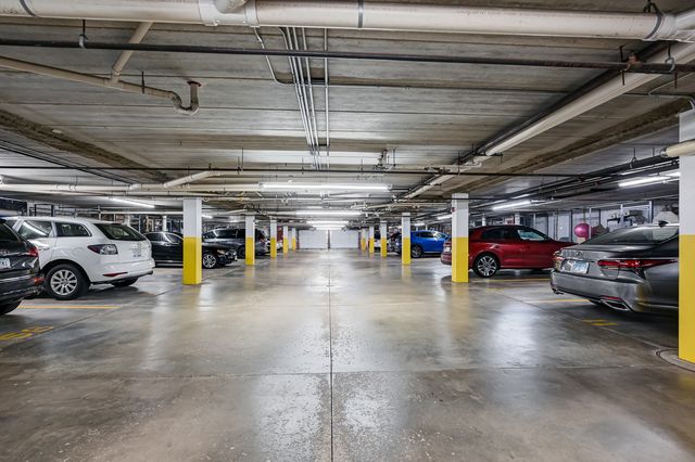 865 E 22nd Street B-216, Lombard, IL 60148