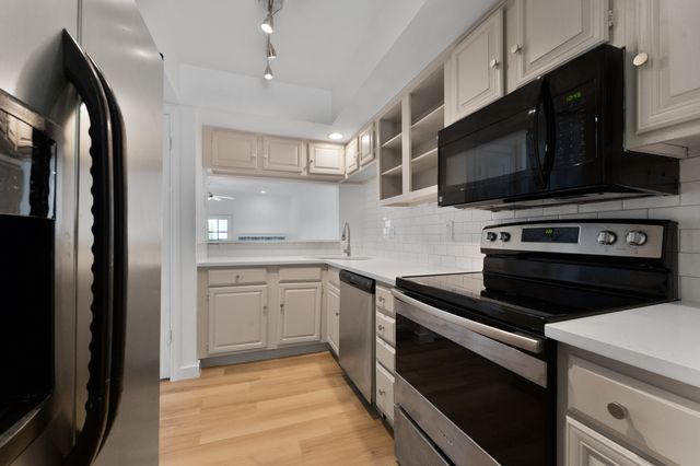 3635 Garden Brook Drive 10400, Farmers Branch, TX 75234