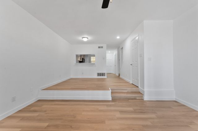 3635 Garden Brook Drive 10400, Farmers Branch, TX 75234