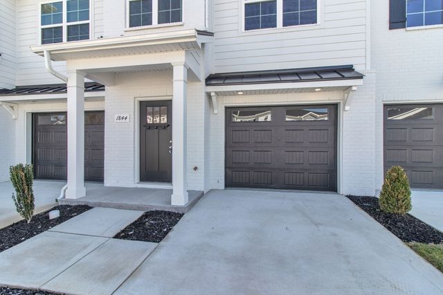 1844 Streamsong Dr, Murfreesboro, TN 37127