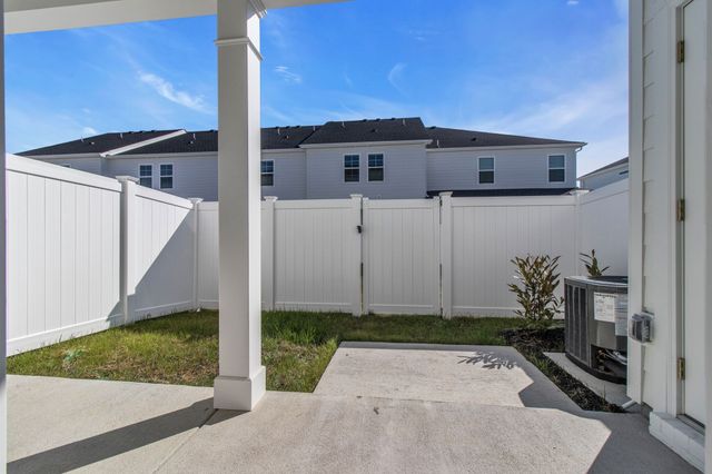 1844 Streamsong Dr, Murfreesboro, TN 37127